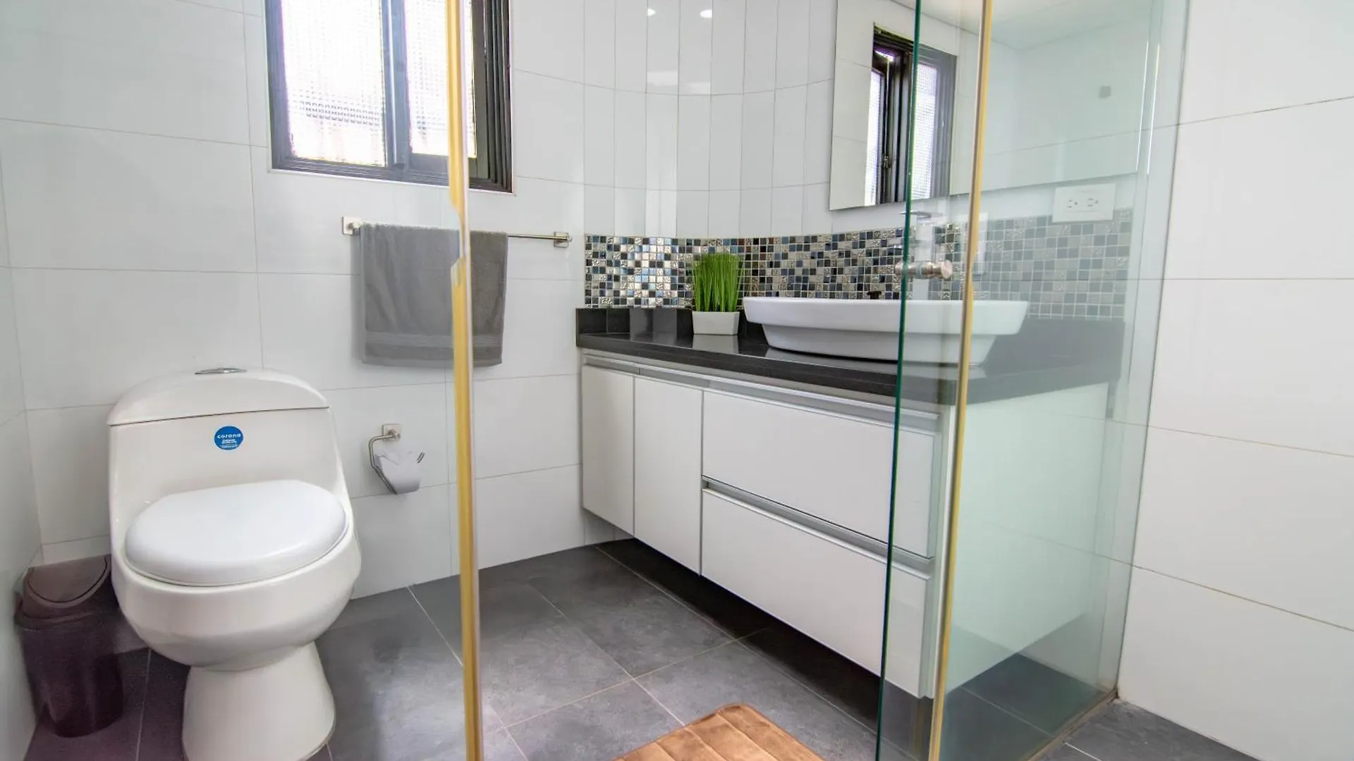 Boutique House, Chalet Suizo, Luxury Premium Stay Bogota