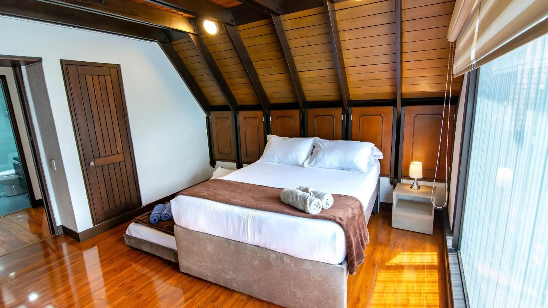 Boutique House, Chalet Suizo, Luxury Premium Stay Bogota