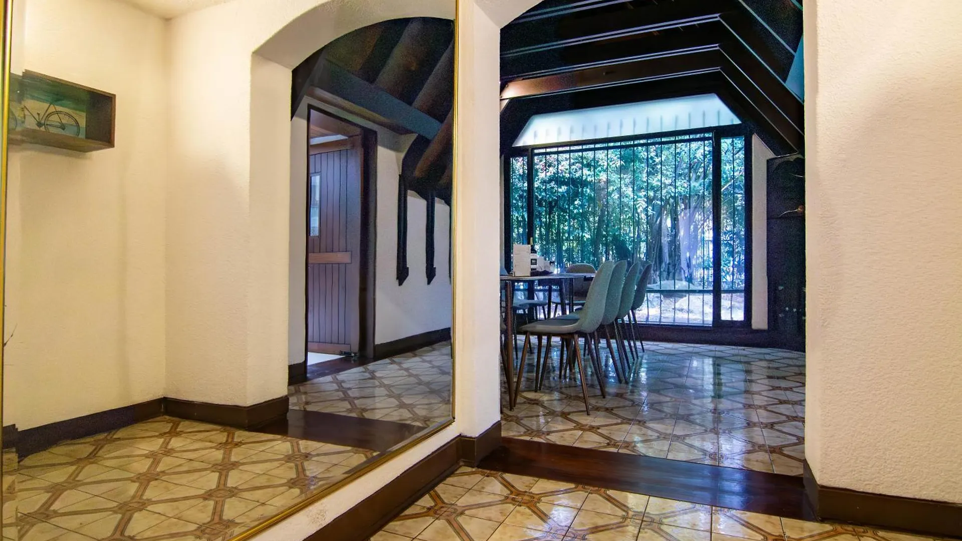 Boutique House, Chalet Suizo, Luxury Premium Stay Bogota